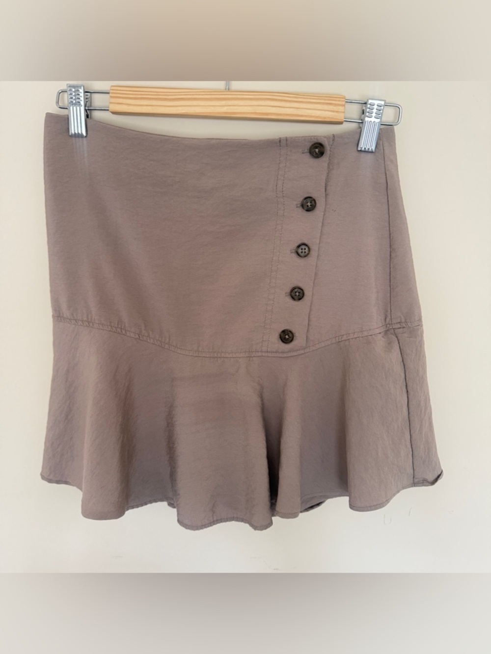 Zara Beige/taupe Ruffle Hem Skort Shorts Skirt - size S